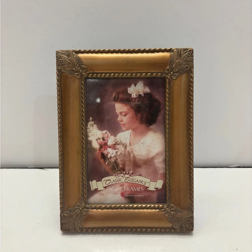 Classic Elegance acme picture frame